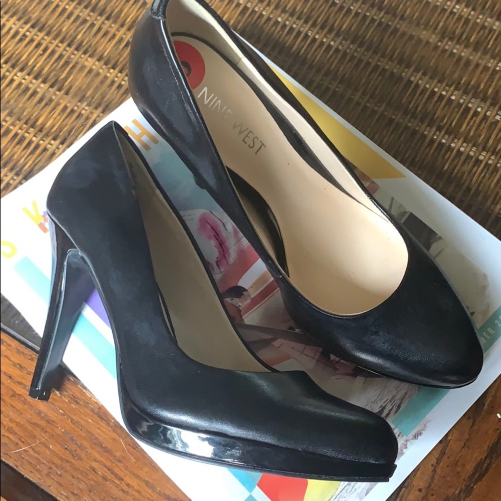 Woman’s Nine West Heels 6 Black